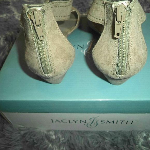 NEW! JACLYN SMITH DAPHNE WEDGES SANDALS ZIP ANKLE STRAP OPEN TOE-WOMENS SIZE 8 - Picture 4 of 6